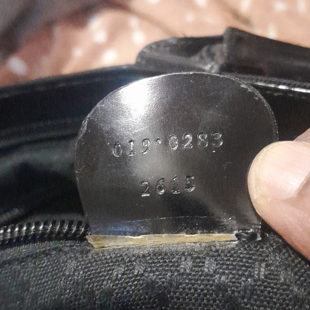Gucci Authentic Black Satchel with Patent Handles/silver Logo Bar - Picture 8 of 12
